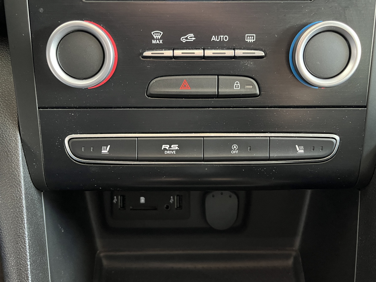 RENAULT MEGANE 4 ESTATE 1,6 205 GT EDC GPS REGUMATEUR LIMITEUR KEYLESS PARK PILOT FEUX FULL LED SIEGES BAQUETS EXCELLENT ETAT