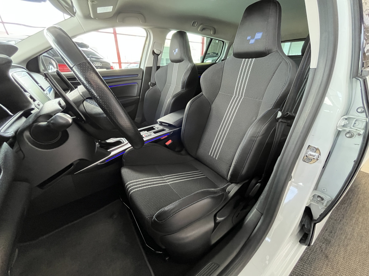 RENAULT MEGANE 4 ESTATE 1,6 205 GT EDC GPS REGUMATEUR LIMITEUR KEYLESS PARK PILOT FEUX FULL LED SIEGES BAQUETS EXCELLENT ETAT