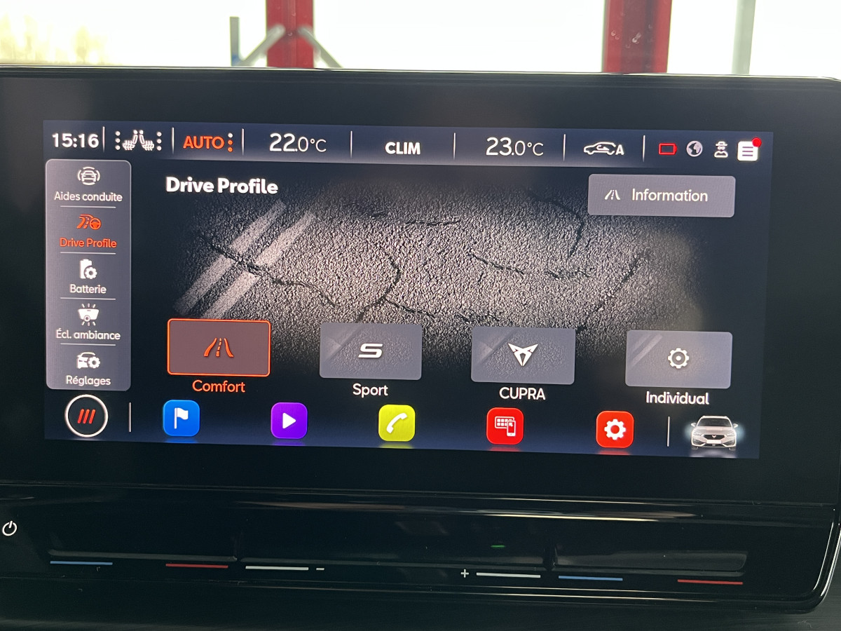 CUPRA LEON ST 1,4 E-HYBRID 245 DSG6 TOIT PANORAMIQUE OUVRANT GPS CAMERA KEYLESS FULL LED VIRTUAL COCKPIT PARK PILOT DRIVE PROFILE REGULATEUR LIMITEUR JANTES 19 PACK HIVER EXCELLENT ETAT