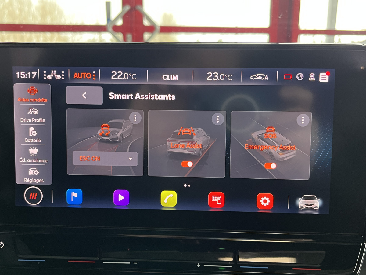 CUPRA LEON ST 1,4 E-HYBRID 245 DSG6 TOIT PANORAMIQUE OUVRANT GPS CAMERA KEYLESS FULL LED VIRTUAL COCKPIT PARK PILOT DRIVE PROFILE REGULATEUR LIMITEUR JANTES 19 PACK HIVER EXCELLENT ETAT