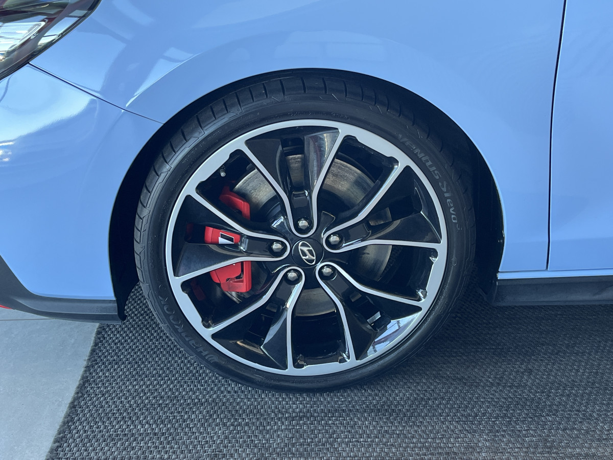 HYUNDAI I 30 N PERFORMANCE 2,0 T-GDI  275 TOIT PANORAMIQUE GPS CAMERA KEYLESS DIFFERENTIEL A GLISSERMENT REGULATEUR LIMITEUR FEUX LED JANTES 19 EXCELLENT ETAT