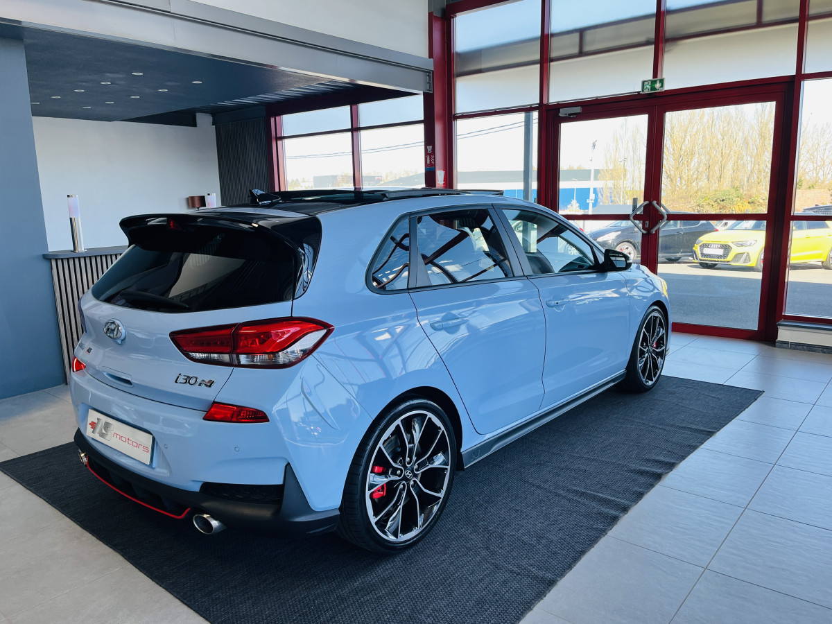 HYUNDAI I 30 N PERFORMANCE 2,0 T-GDI  275 TOIT PANORAMIQUE GPS CAMERA KEYLESS DIFFERENTIEL A GLISSERMENT REGULATEUR LIMITEUR FEUX LED JANTES 19 EXCELLENT ETAT
