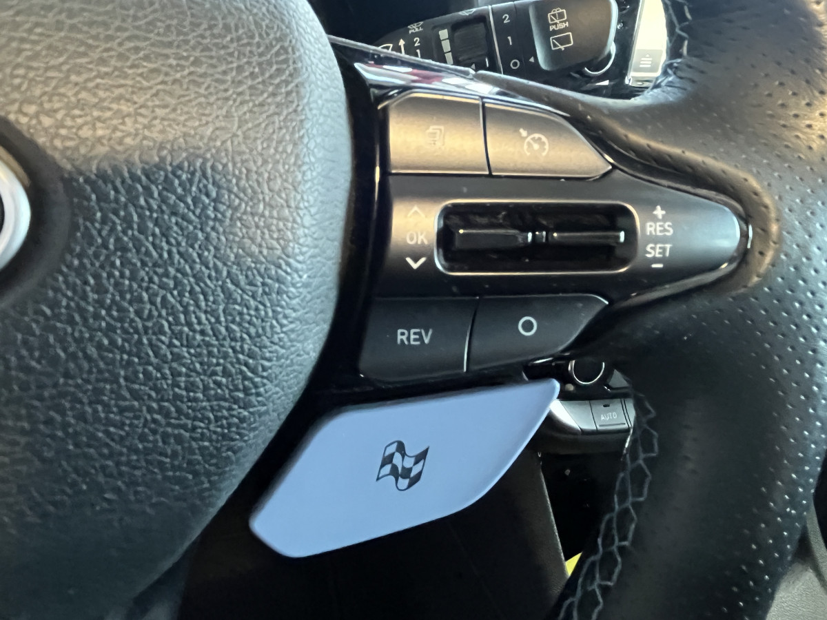 HYUNDAI I 30 N PERFORMANCE 2,0 T-GDI  275 TOIT PANORAMIQUE GPS CAMERA KEYLESS DIFFERENTIEL A GLISSERMENT REGULATEUR LIMITEUR FEUX LED JANTES 19 EXCELLENT ETAT