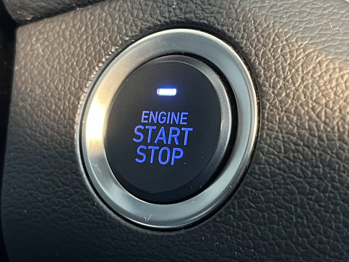 HYUNDAI I 30 N PERFORMANCE 2,0 T-GDI  275 TOIT PANORAMIQUE GPS CAMERA KEYLESS DIFFERENTIEL A GLISSERMENT REGULATEUR LIMITEUR FEUX LED JANTES 19 EXCELLENT ETAT