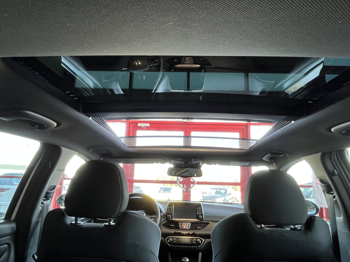 HYUNDAI I 30 N PERFORMANCE 2,0 T-GDI  275 TOIT PANORAMIQUE GPS CAMERA KEYLESS DIFFERENTIEL A GLISSERMENT REGULATEUR LIMITEUR FEUX LED JANTES 19 EXCELLENT ETAT