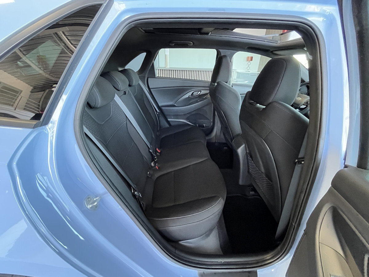 HYUNDAI I 30 N PERFORMANCE 2,0 T-GDI  275 TOIT PANORAMIQUE GPS CAMERA KEYLESS DIFFERENTIEL A GLISSERMENT REGULATEUR LIMITEUR FEUX LED JANTES 19 EXCELLENT ETAT