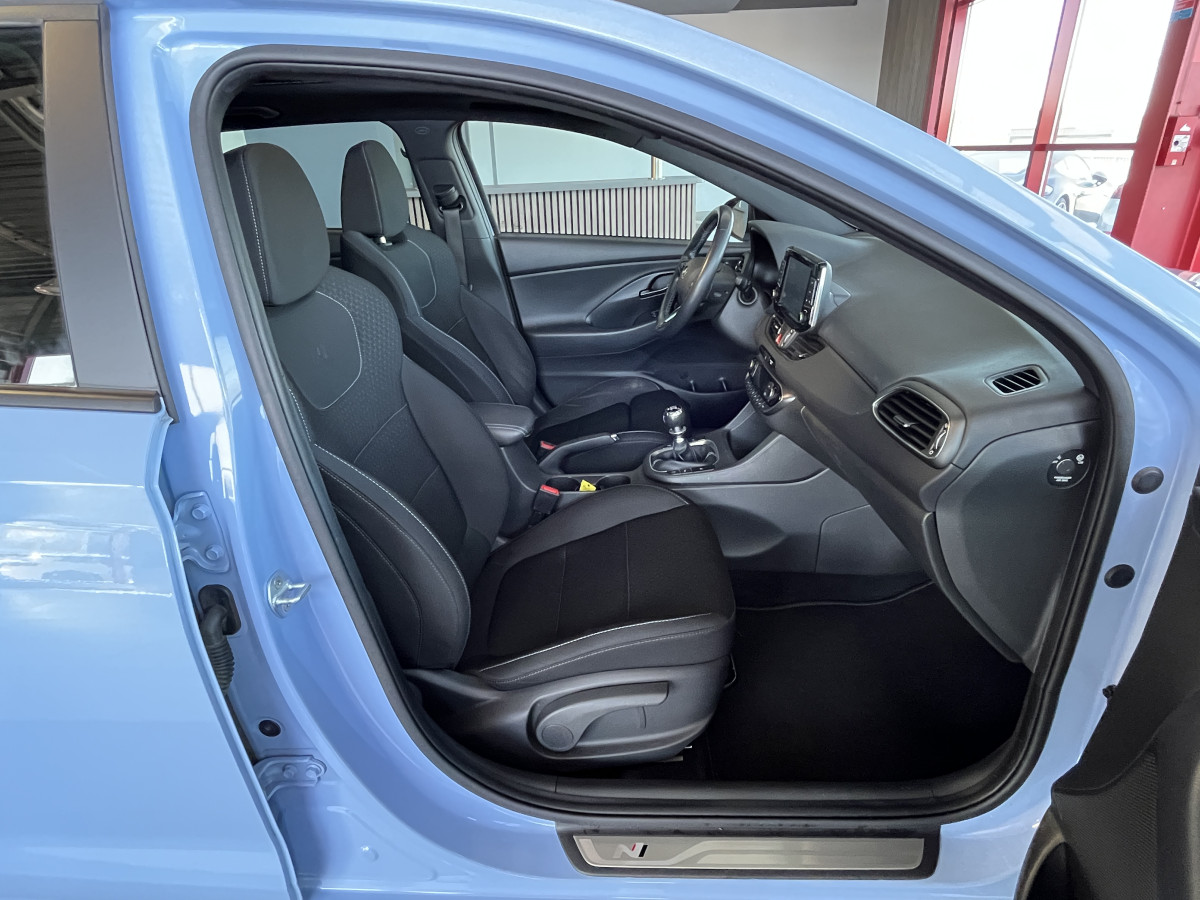 HYUNDAI I 30 N PERFORMANCE 2,0 T-GDI  275 TOIT PANORAMIQUE GPS CAMERA KEYLESS DIFFERENTIEL A GLISSERMENT REGULATEUR LIMITEUR FEUX LED JANTES 19 EXCELLENT ETAT