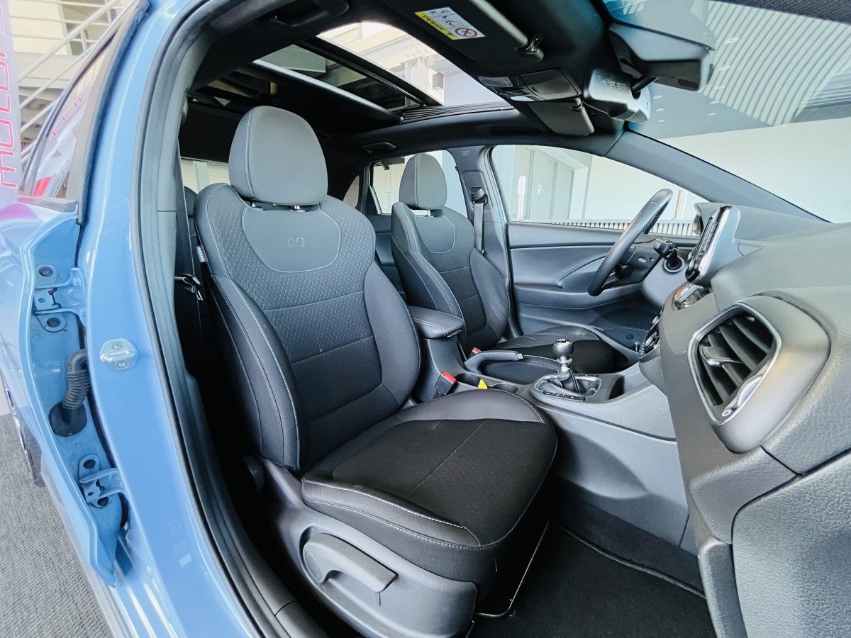 HYUNDAI I 30 N PERFORMANCE 2,0 T-GDI  275 TOIT PANORAMIQUE GPS CAMERA KEYLESS DIFFERENTIEL A GLISSERMENT REGULATEUR LIMITEUR FEUX LED JANTES 19 EXCELLENT ETAT