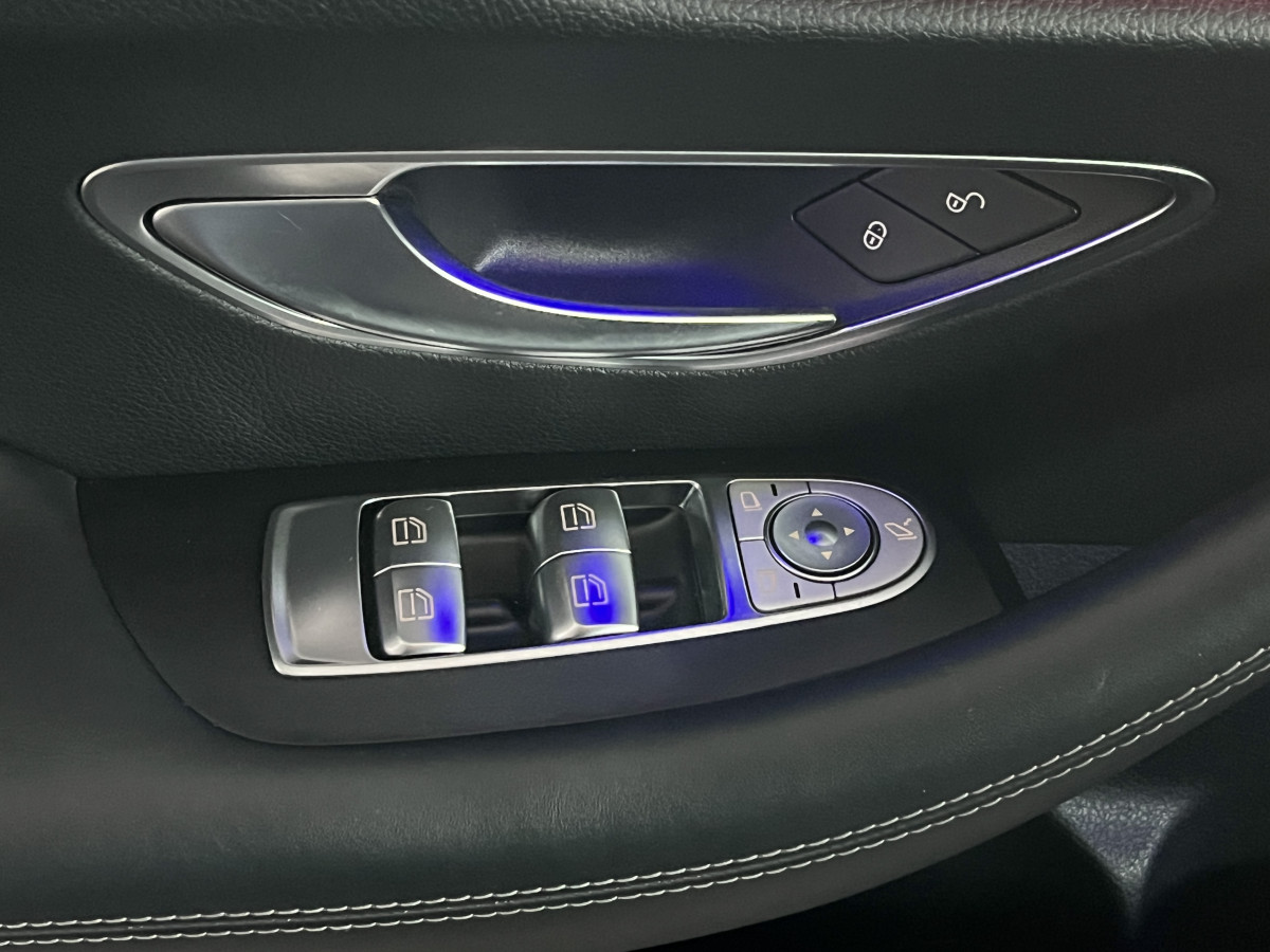 MERCEDES CLASSE E COUPE 220 CDI 194 AMG LINE 9G-TRONIC TOIT PANORAMIQUE OUVRANT GPS CAMERA KEYLESS APPLE CARPLAY HIFI BURMESTER  VIRTUAL COCKPIT PARK PILOT MBUX PACK AMG FEUX FULL LED JANTES ALU 20 EXCELLENT ETAT