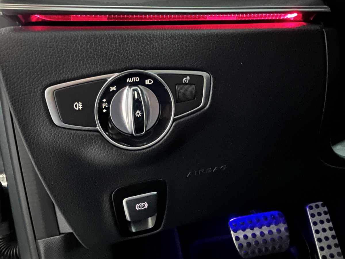 MERCEDES CLASSE E COUPE 220 CDI 194 AMG LINE 9G-TRONIC TOIT PANORAMIQUE OUVRANT GPS CAMERA KEYLESS APPLE CARPLAY HIFI BURMESTER  VIRTUAL COCKPIT PARK PILOT MBUX PACK AMG FEUX FULL LED JANTES ALU 20 EXCELLENT ETAT