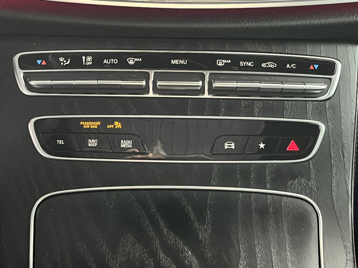 MERCEDES CLASSE E COUPE 220 CDI 194 AMG LINE 9G-TRONIC TOIT PANORAMIQUE OUVRANT GPS CAMERA KEYLESS APPLE CARPLAY HIFI BURMESTER  VIRTUAL COCKPIT PARK PILOT MBUX PACK AMG FEUX FULL LED JANTES ALU 20 EXCELLENT ETAT