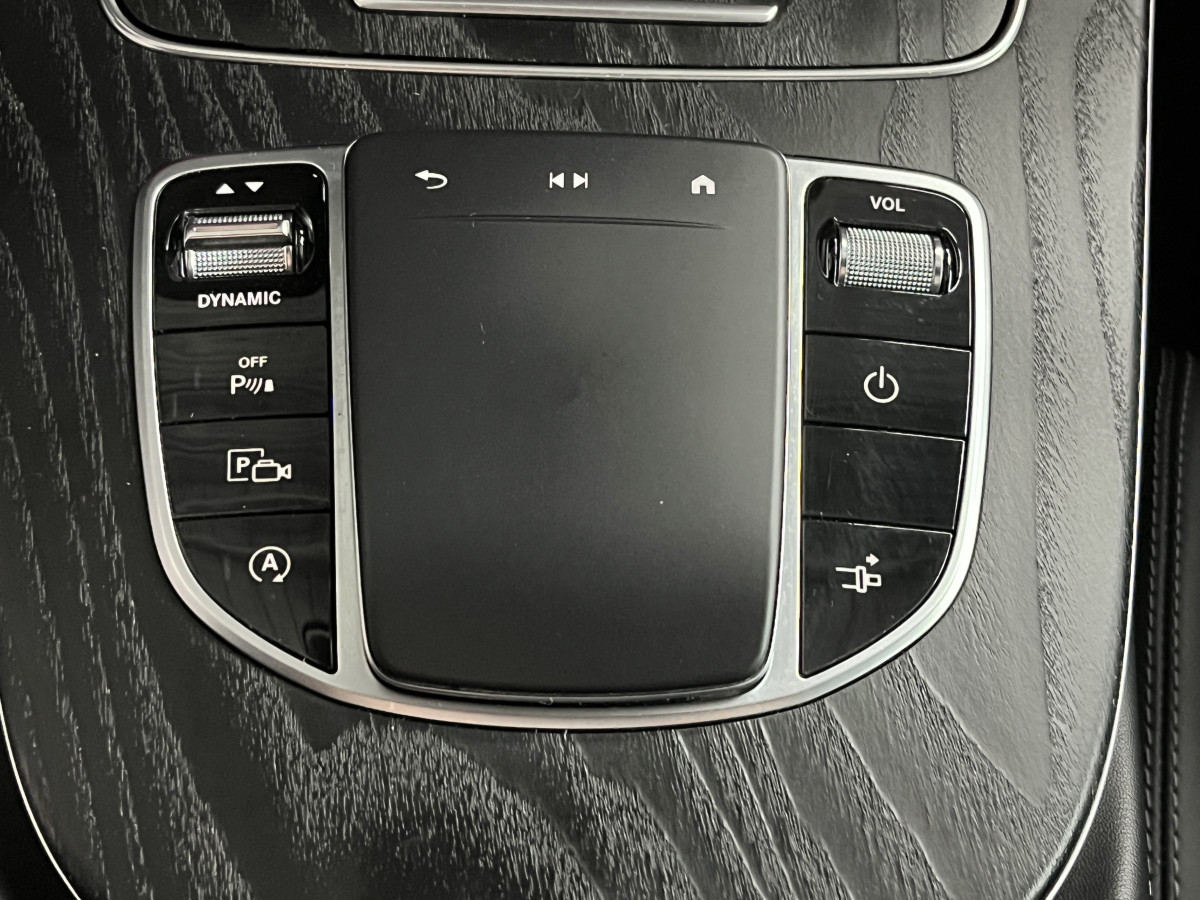 MERCEDES CLASSE E COUPE 220 CDI 194 AMG LINE 9G-TRONIC TOIT PANORAMIQUE OUVRANT GPS CAMERA KEYLESS APPLE CARPLAY HIFI BURMESTER  VIRTUAL COCKPIT PARK PILOT MBUX PACK AMG FEUX FULL LED JANTES ALU 20 EXCELLENT ETAT