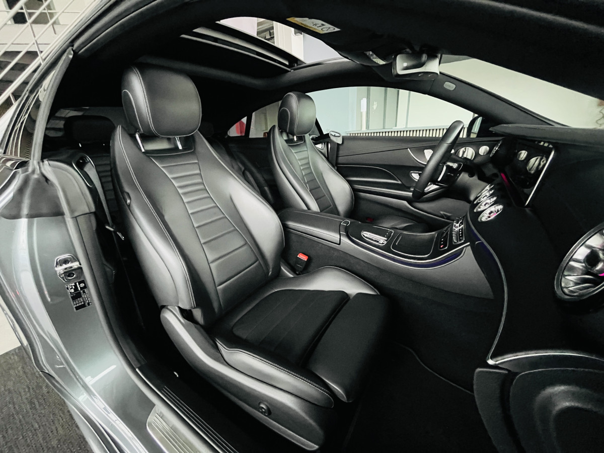 MERCEDES CLASSE E COUPE 220 CDI 194 AMG LINE 9G-TRONIC TOIT PANORAMIQUE OUVRANT GPS CAMERA KEYLESS APPLE CARPLAY HIFI BURMESTER  VIRTUAL COCKPIT PARK PILOT MBUX PACK AMG FEUX FULL LED JANTES ALU 20 EXCELLENT ETAT