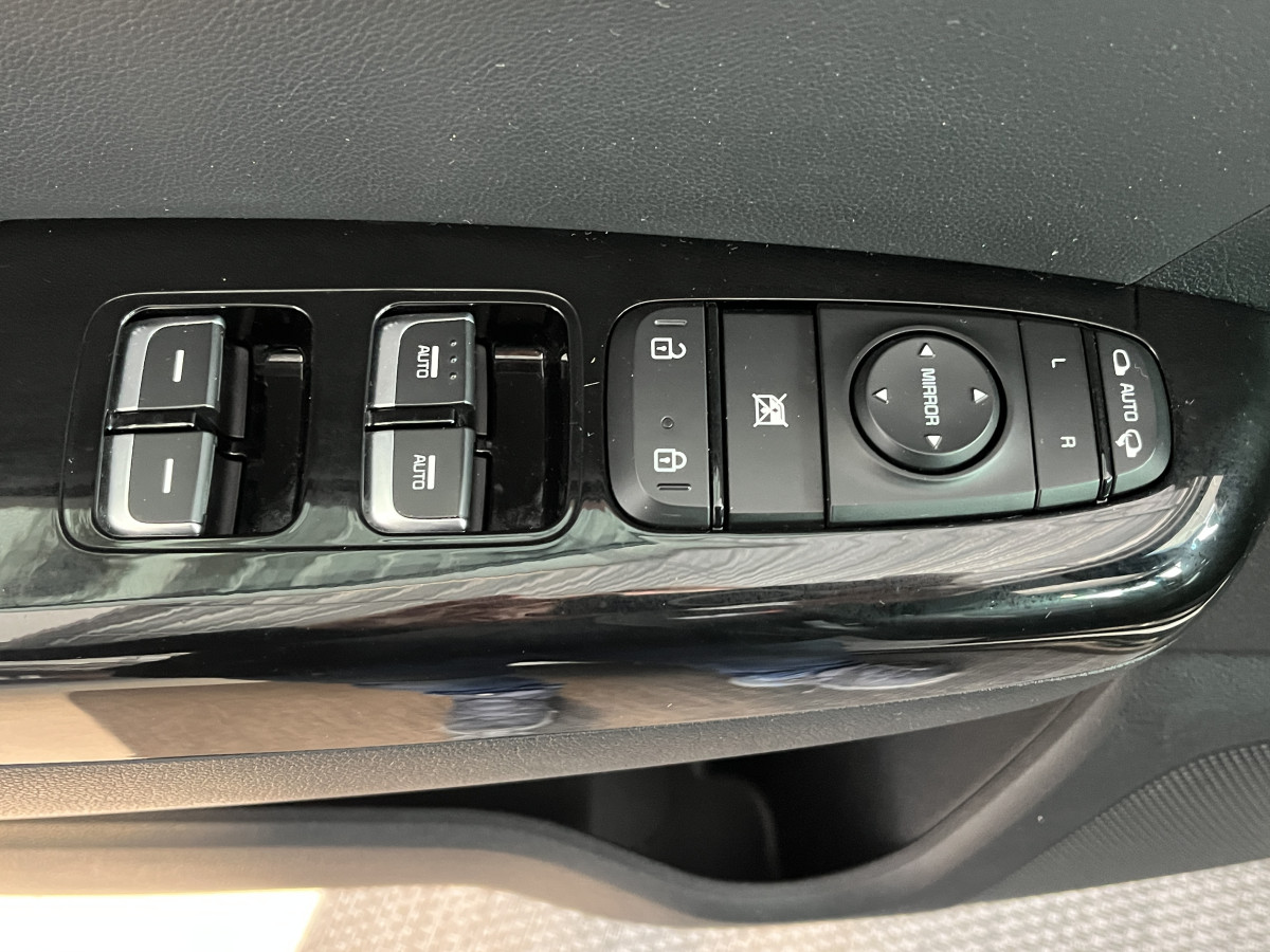 KIA SPORTAGE 1,6 CRDI  136 DCT7  GT LINE PREMIUM 4X2 GPS TOIT PANORAMIQUE OUVRANT  CAMERA 360 APPLE CARPLAY REGULATEUR LIMITEUR HIFI JBL KEYLESS PARK PILOT JANTES ALU 19  EXCELLENT ETAT