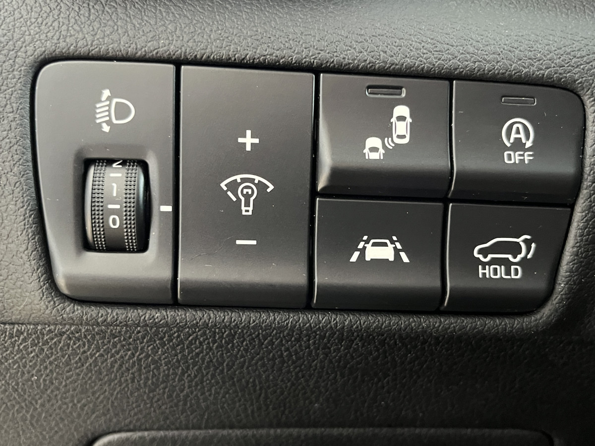 KIA SPORTAGE 1,6 CRDI  136 DCT7  GT LINE PREMIUM 4X2 GPS TOIT PANORAMIQUE OUVRANT  CAMERA 360 APPLE CARPLAY REGULATEUR LIMITEUR HIFI JBL KEYLESS PARK PILOT JANTES ALU 19  EXCELLENT ETAT