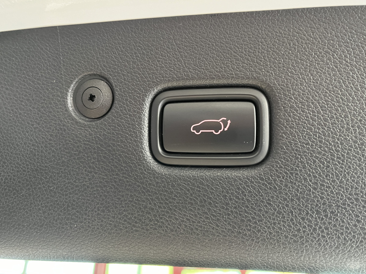 KIA SPORTAGE 1,6 CRDI  136 DCT7  GT LINE PREMIUM 4X2 GPS TOIT PANORAMIQUE OUVRANT  CAMERA 360 APPLE CARPLAY REGULATEUR LIMITEUR HIFI JBL KEYLESS PARK PILOT JANTES ALU 19  EXCELLENT ETAT