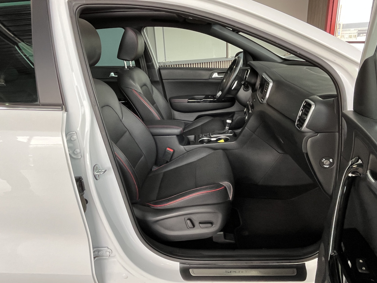 KIA SPORTAGE 1,6 CRDI  136 DCT7  GT LINE PREMIUM 4X2 GPS TOIT PANORAMIQUE OUVRANT  CAMERA 360 APPLE CARPLAY REGULATEUR LIMITEUR HIFI JBL KEYLESS PARK PILOT JANTES ALU 19  EXCELLENT ETAT