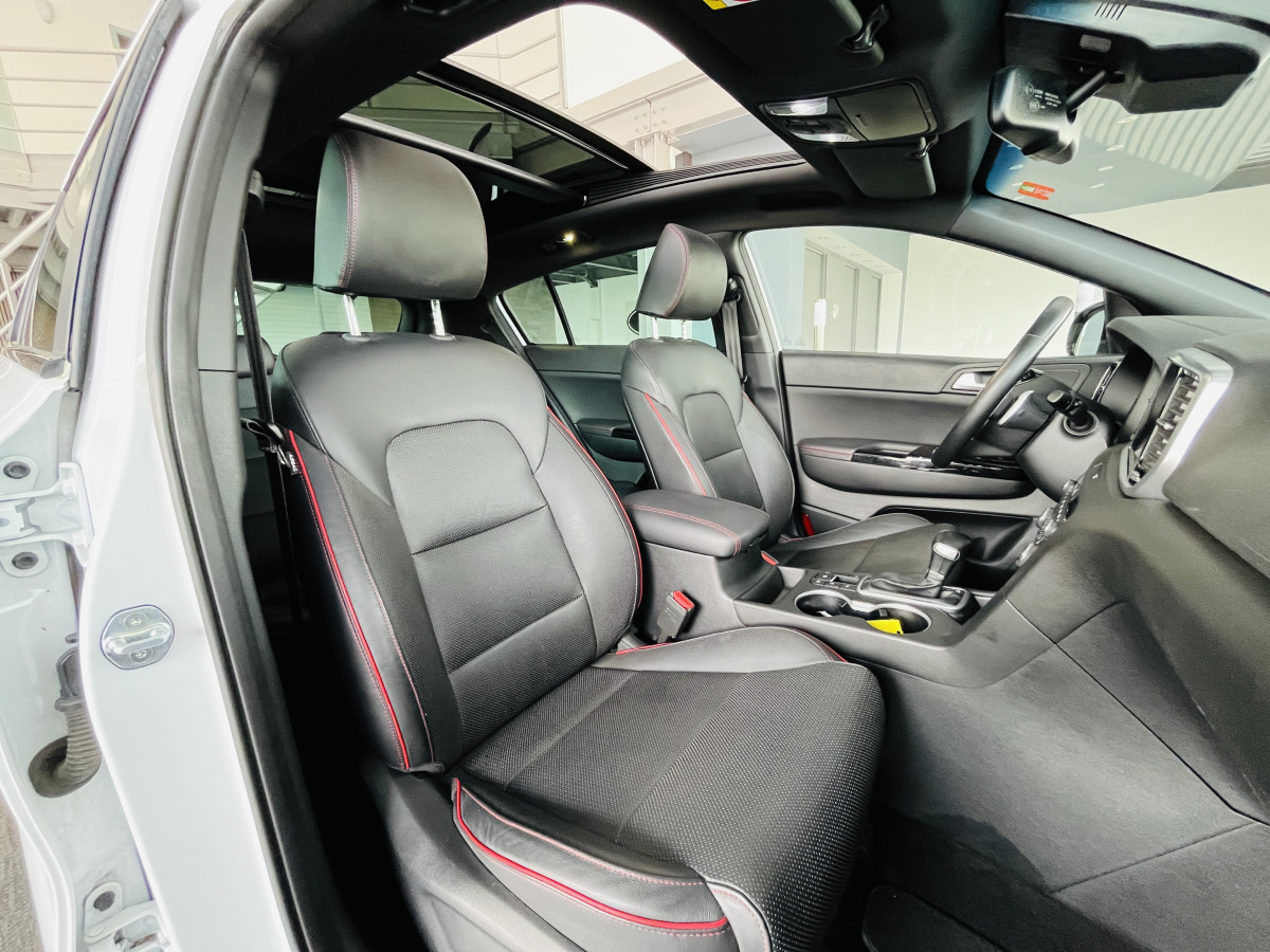 KIA SPORTAGE 1,6 CRDI  136 DCT7  GT LINE PREMIUM 4X2 GPS TOIT PANORAMIQUE OUVRANT  CAMERA 360 APPLE CARPLAY REGULATEUR LIMITEUR HIFI JBL KEYLESS PARK PILOT JANTES ALU 19  EXCELLENT ETAT