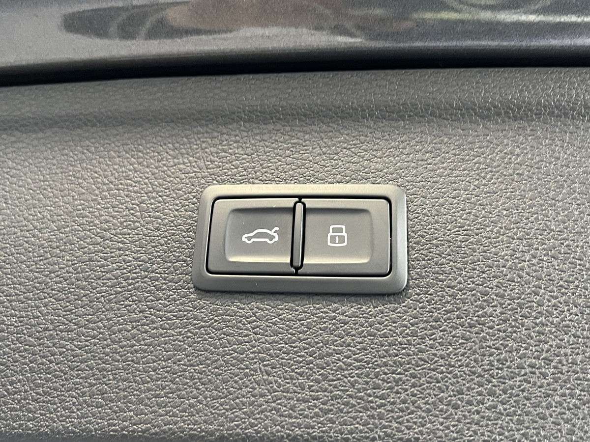 AUDI SQ5 3,0 TDI V6 347 BVA8 QUATTRO  ATTELAGE ELECTRIQUE SUSPENSION PNEUMATIQUE  GPS  CAMERA APPLE CARPLAY KEYLESS REGULATEUR ADAPTATIF  LIMITEUR  PHARES MATRIX  LED  LED PARK PILOT  DRIVE SELECT JANTE 20  EXCELLENT ETAT