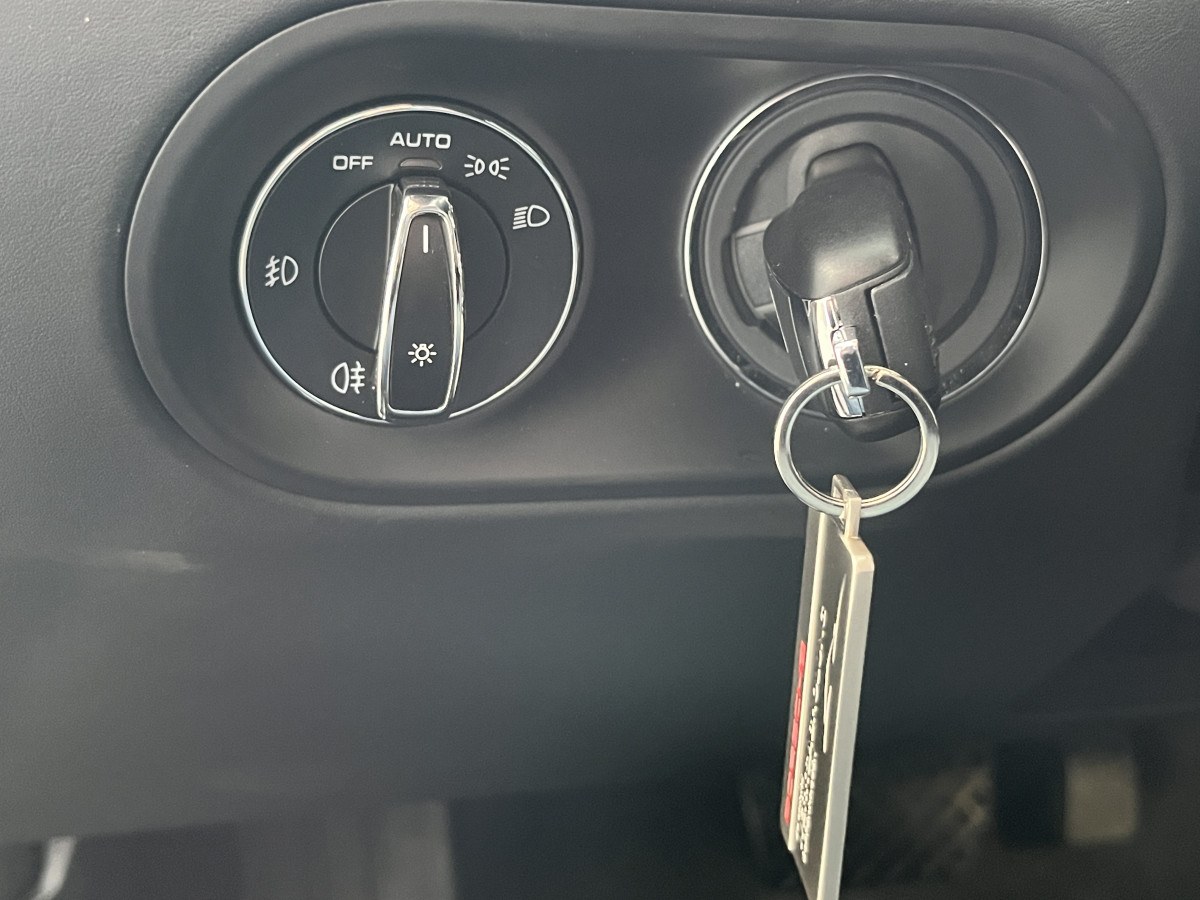 PORSCHE MACAN GTS 3,0 V6 360 4X4 PDK TOIT PANORAMIQUE  GPS CAMERA APPLE CARPLAY  PASM REGULATEUR  FULL LED SUSPENSION PNEUMATIQUE  PACK CHRONO SPORT EXCELLENT ETAT