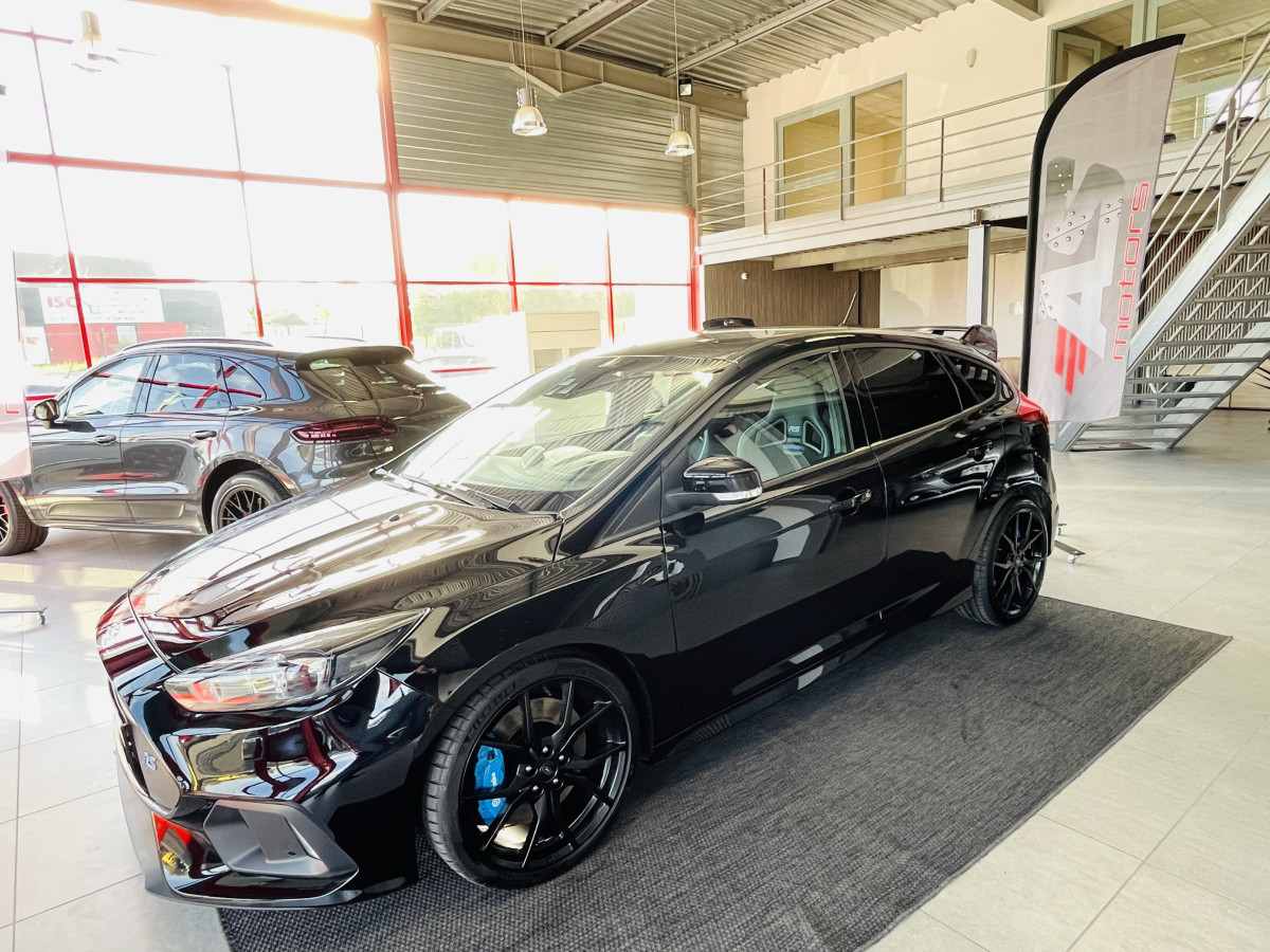 FORD FOCUS RS 2,3 350 AWD  GPS  CAMERA  HIFI SONY RECARO REGULATEUR LIMITEUR KEYLESS  FEUX BI-XENON JANTES FORGÉE  EXCELLENT ETAT
