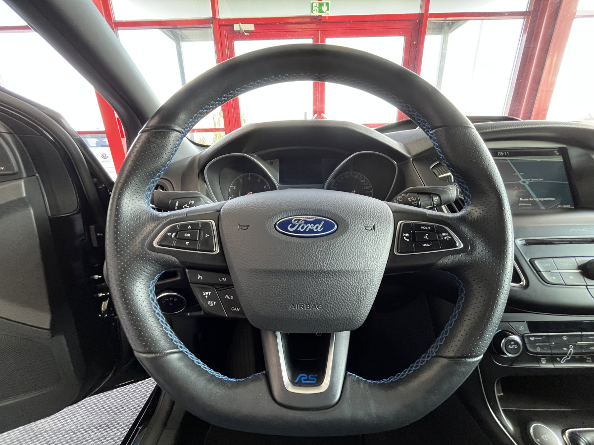 FORD FOCUS RS 2,3 350 AWD  GPS  CAMERA  HIFI SONY RECARO REGULATEUR LIMITEUR KEYLESS  FEUX BI-XENON JANTES FORGÉE  EXCELLENT ETAT