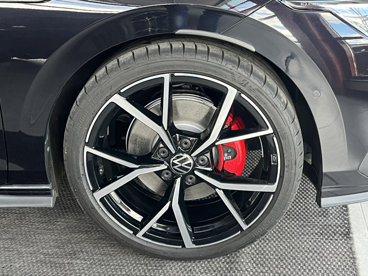 VOLKSWAGEN GOLF 8 GTD 2,0 TDI 200 DSG7 TOIT PANORAMIQUE GPS CAMERA  ATTELAGE HIFI HARMAN/KARDON IQ-DRIVE  REGULATEUR ADAPTATIF  LIMITEUR FULL LED APPLE CARPLAY KEYLESS DRIVE SELECT  EXCELLENT ETAT