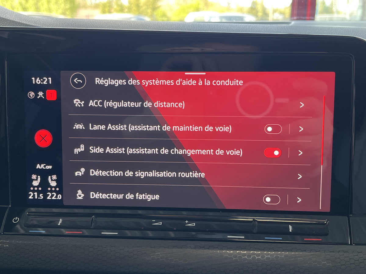 VOLKSWAGEN GOLF 8 GTD 2,0 TDI 200 DSG7 TOIT PANORAMIQUE GPS CAMERA  ATTELAGE HIFI HARMAN/KARDON IQ-DRIVE  REGULATEUR ADAPTATIF  LIMITEUR FULL LED APPLE CARPLAY KEYLESS DRIVE SELECT  EXCELLENT ETAT
