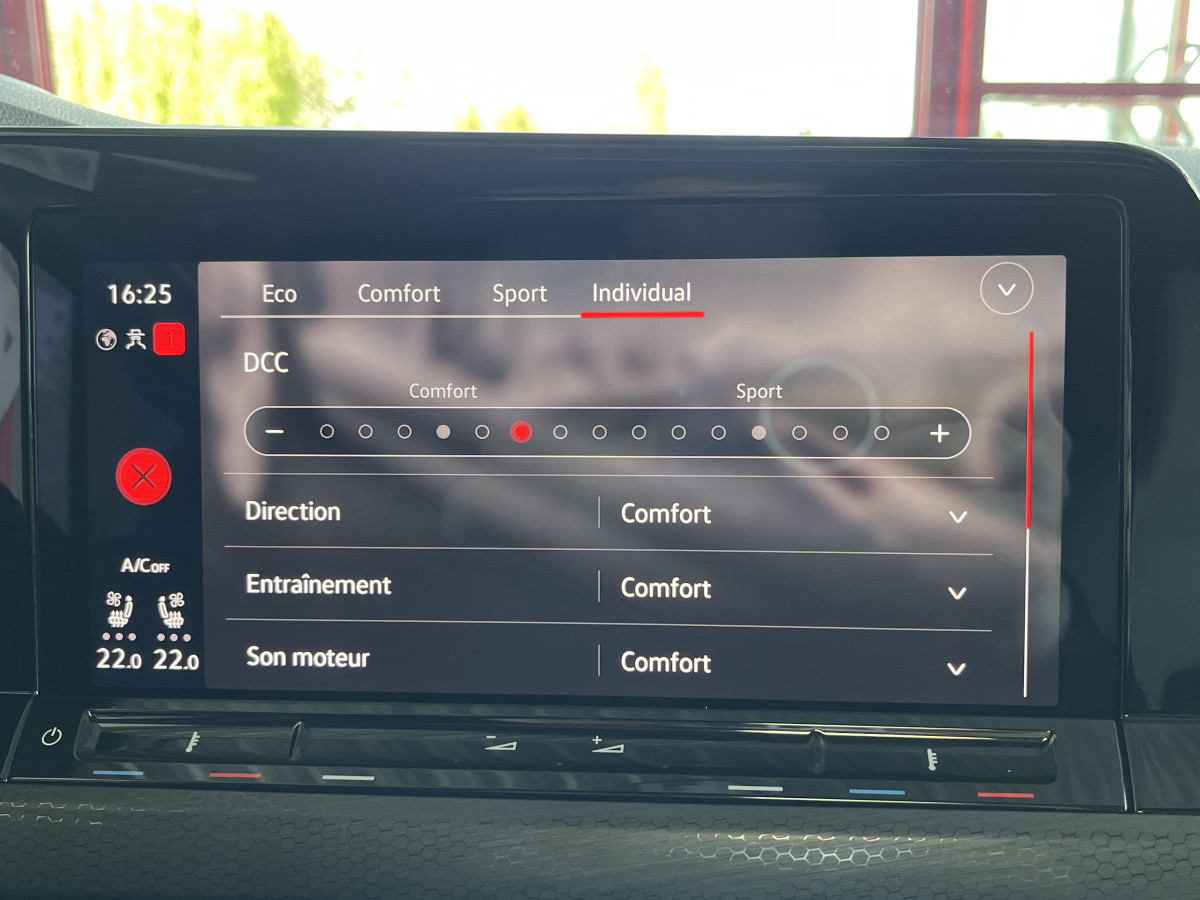 VOLKSWAGEN GOLF 8 GTD 2,0 TDI 200 DSG7 TOIT PANORAMIQUE GPS CAMERA  ATTELAGE HIFI HARMAN/KARDON IQ-DRIVE  REGULATEUR ADAPTATIF  LIMITEUR FULL LED APPLE CARPLAY KEYLESS DRIVE SELECT  EXCELLENT ETAT