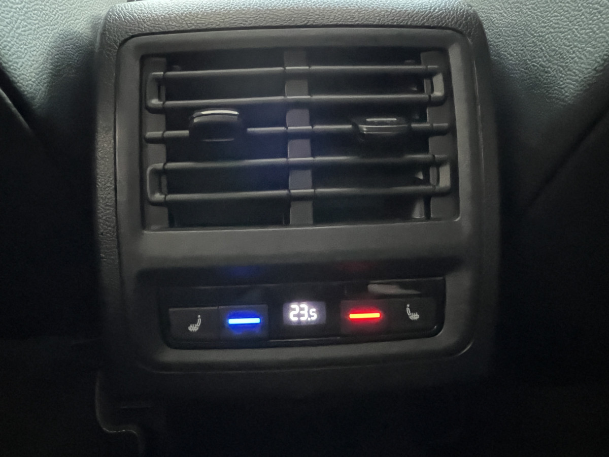 VOLKSWAGEN GOLF 8 GTD 2,0 TDI 200 DSG7 TOIT PANORAMIQUE GPS CAMERA  ATTELAGE HIFI HARMAN/KARDON IQ-DRIVE  REGULATEUR ADAPTATIF  LIMITEUR FULL LED APPLE CARPLAY KEYLESS DRIVE SELECT  EXCELLENT ETAT