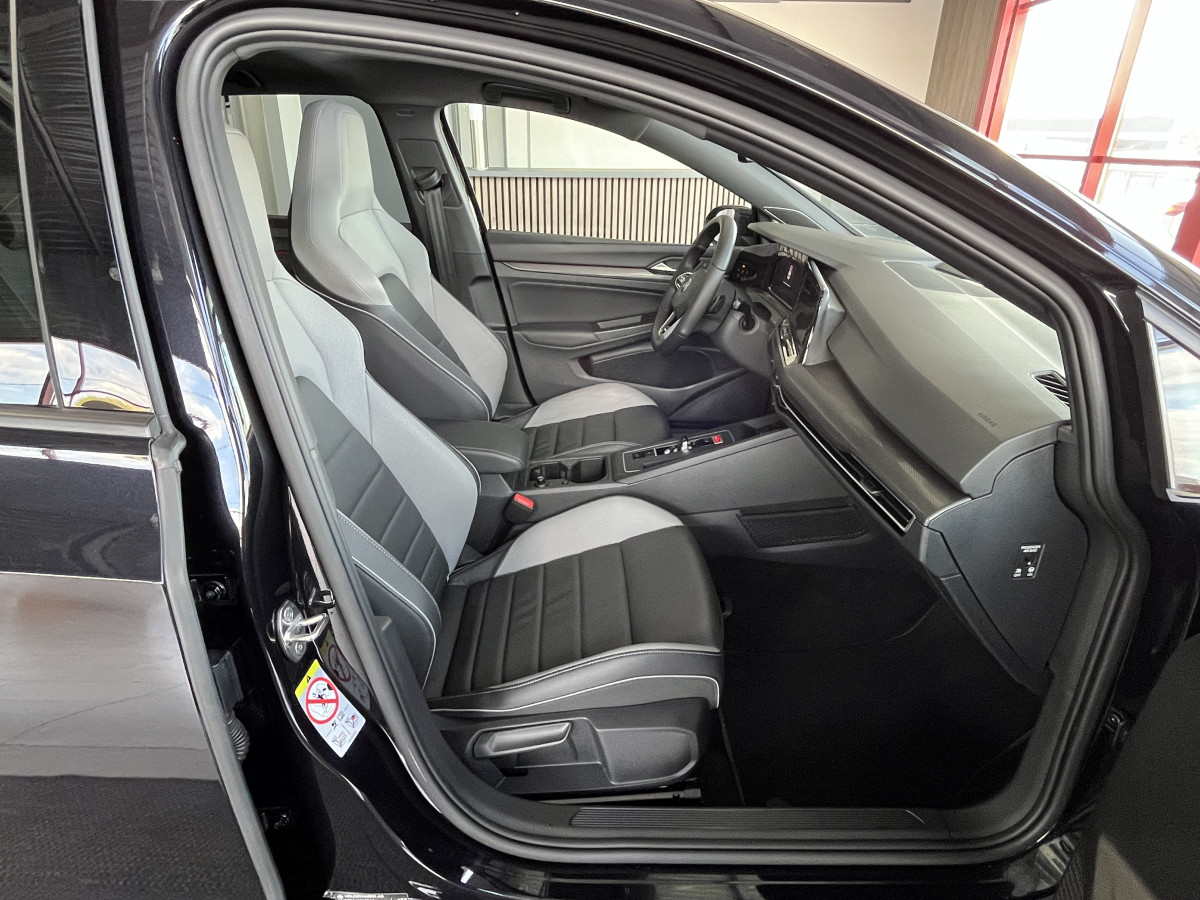 VOLKSWAGEN GOLF 8 GTD 2,0 TDI 200 DSG7 TOIT PANORAMIQUE GPS CAMERA  ATTELAGE HIFI HARMAN/KARDON IQ-DRIVE  REGULATEUR ADAPTATIF  LIMITEUR FULL LED APPLE CARPLAY KEYLESS DRIVE SELECT  EXCELLENT ETAT