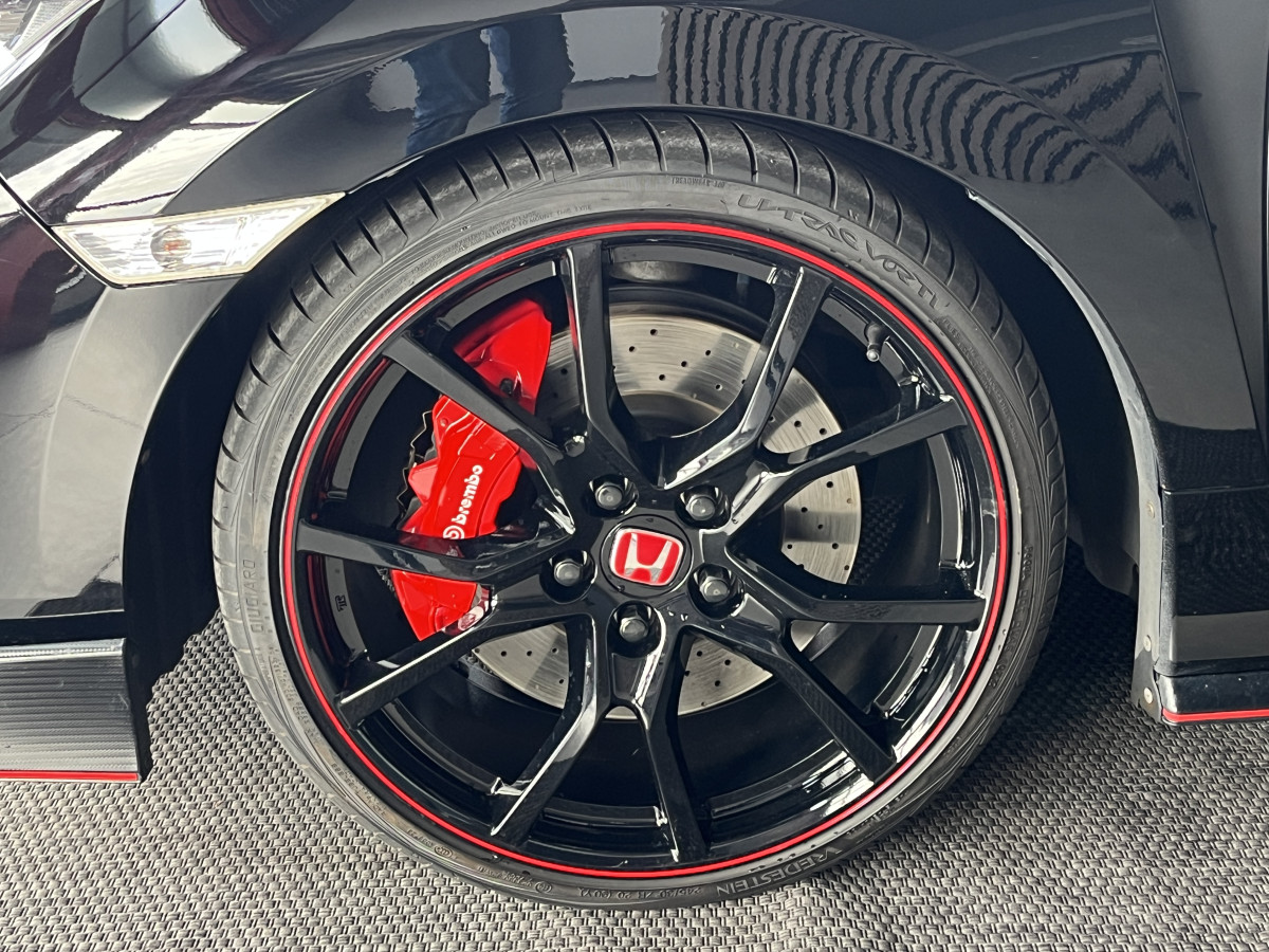 HONDA CIVIC 2,0 I-VTEC 320  TYPE R GT  NUMEROTÉ R-05963 DIFFERENTIEL A GLISSEMENT  REGULATEUR LIMITEUR FULL LED KEYLESS  JANTES 19 SIEGES RECARO  ECHAPPEMENT REMUS  EXCELLENT ETAT