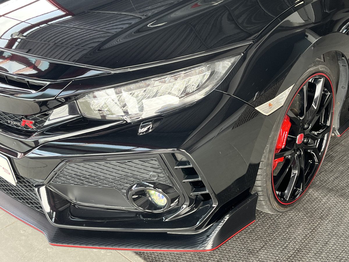 HONDA CIVIC 2,0 I-VTEC 320  TYPE R GT  NUMEROTÉ R-05963 DIFFERENTIEL A GLISSEMENT  REGULATEUR LIMITEUR FULL LED KEYLESS  JANTES 19 SIEGES RECARO  ECHAPPEMENT REMUS  EXCELLENT ETAT