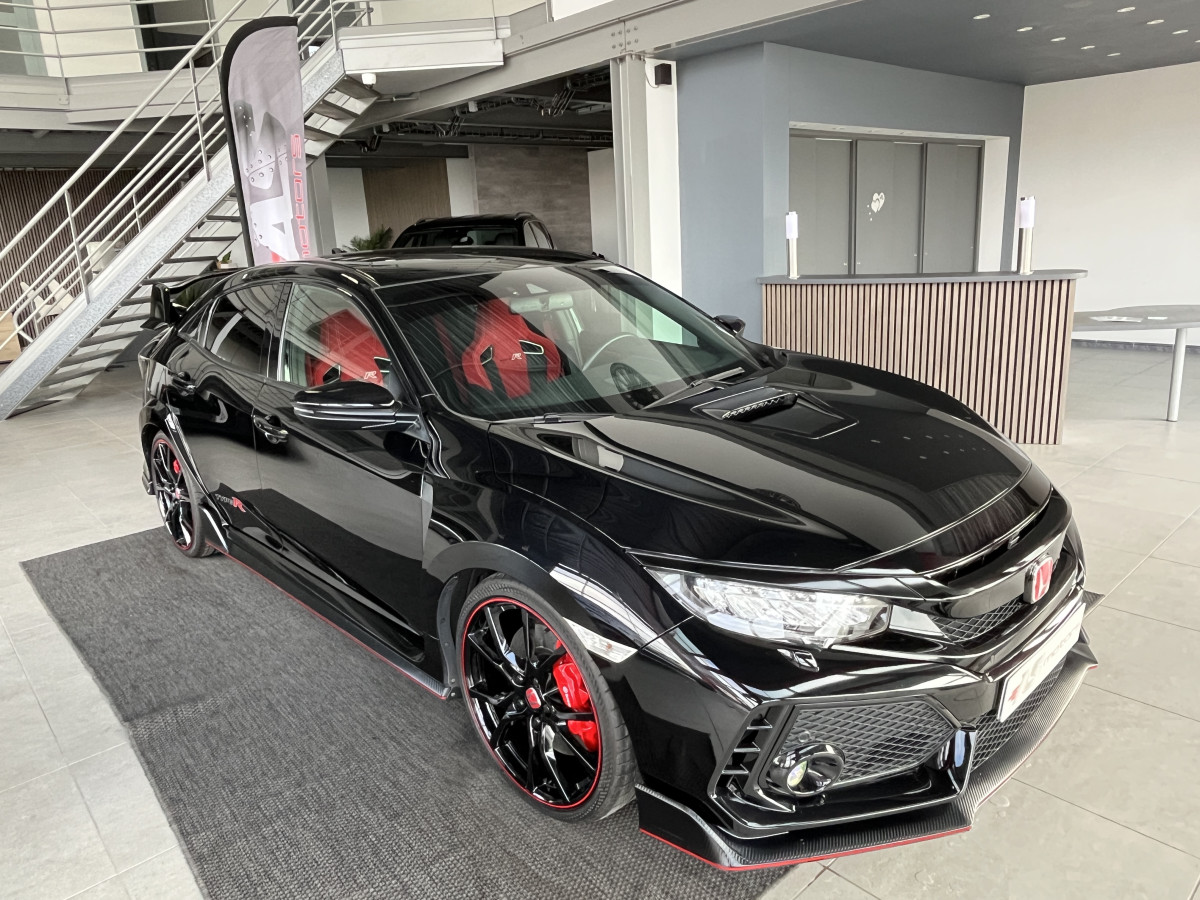HONDA CIVIC 2,0 I-VTEC 320  TYPE R GT  NUMEROTÉ R-05963 DIFFERENTIEL A GLISSEMENT  REGULATEUR LIMITEUR FULL LED KEYLESS  JANTES 19 SIEGES RECARO  ECHAPPEMENT REMUS  EXCELLENT ETAT