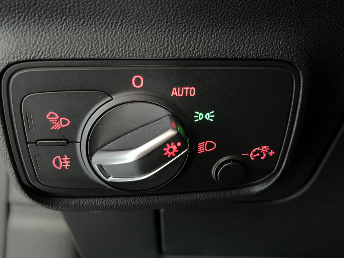 AUDI TT 2,0 TFSI 230 S-LINE  QUATTRO S-TRONIC 6 GPS  KEYLESS DRIVE SELECT REGULATEUR LIMITEUR  HIFI B&O SIEGES RS FEUX FULL LED JANTES 19 RS EXCELLENT ETAT