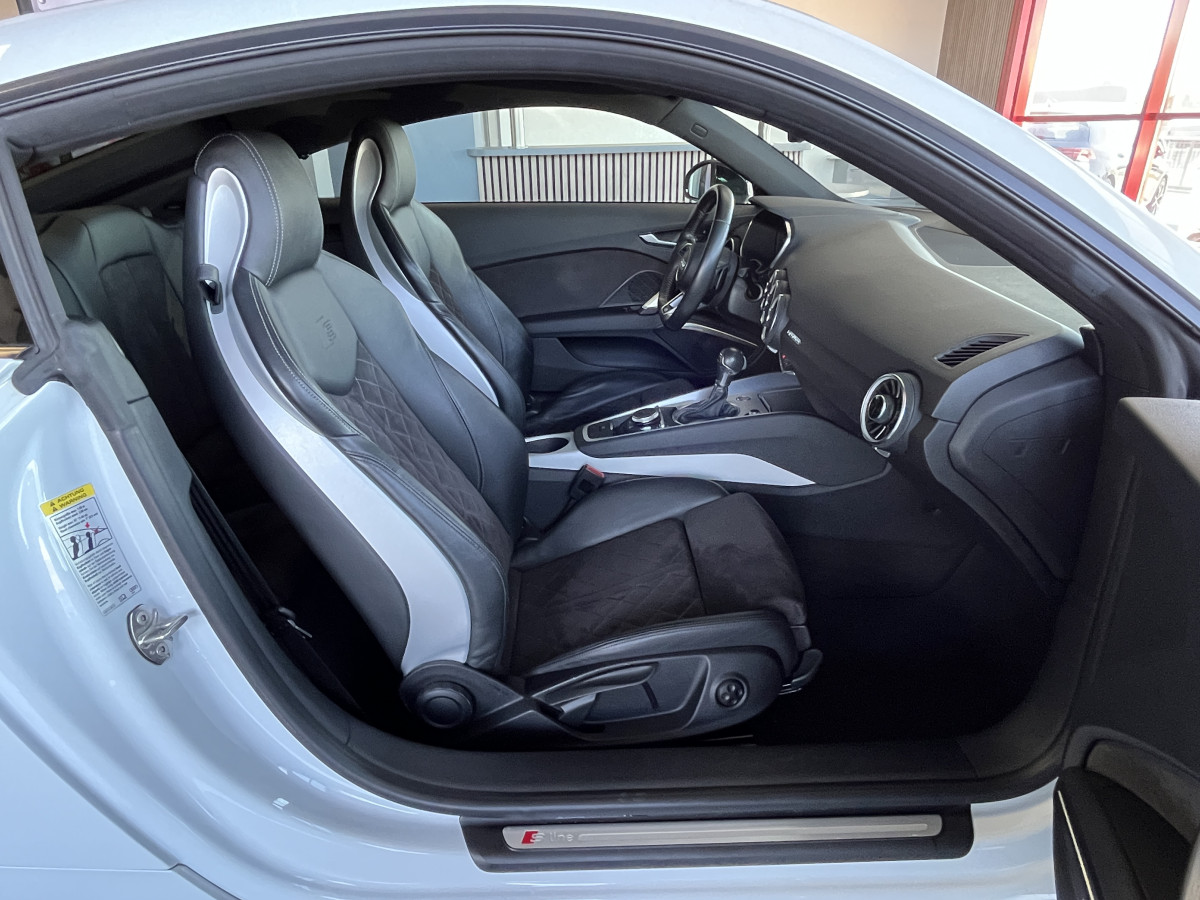AUDI TT 2,0 TFSI 230 S-LINE  QUATTRO S-TRONIC 6 GPS  KEYLESS DRIVE SELECT REGULATEUR LIMITEUR  HIFI B&O SIEGES RS FEUX FULL LED JANTES 19 RS EXCELLENT ETAT