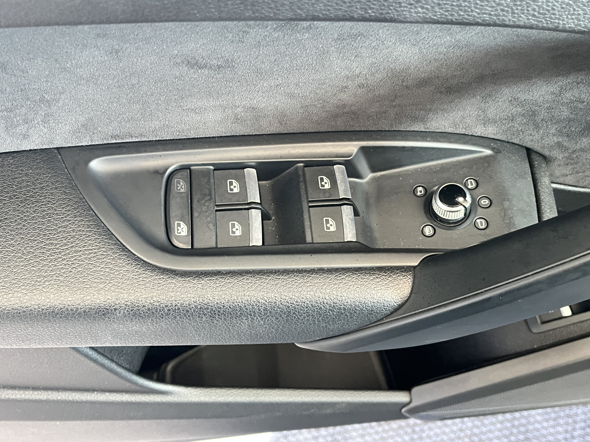 AUDI SQ5 3,0 TDI V6 347 BVA8 QUATTRO TOIT PANORAMIQUE OUVRANT  ATTELAGE ELECTRIQUE GPS  CAMERA 360  KEYLESS APPLE CARPLAY SUSPENSION PNEUMATIQUE REGULATEUR LIMITEUR  PHARES MATRIX  LED PARK PILOT  DRIVE SELECT JANTE 21 EXCELLENT ETAT