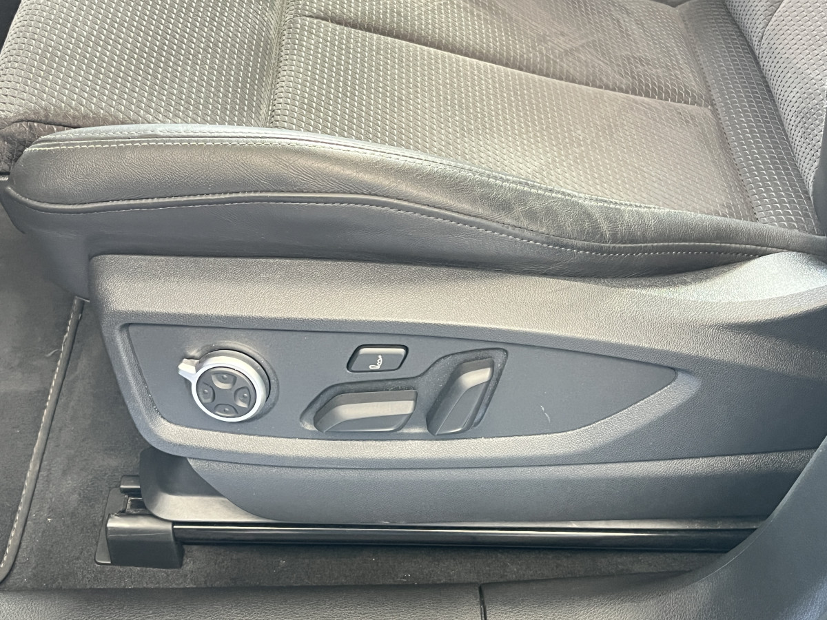 AUDI SQ5 3,0 TDI V6 347 BVA8 QUATTRO TOIT PANORAMIQUE OUVRANT  ATTELAGE ELECTRIQUE GPS  CAMERA 360  KEYLESS APPLE CARPLAY SUSPENSION PNEUMATIQUE REGULATEUR LIMITEUR  PHARES MATRIX  LED PARK PILOT  DRIVE SELECT JANTE 21 EXCELLENT ETAT