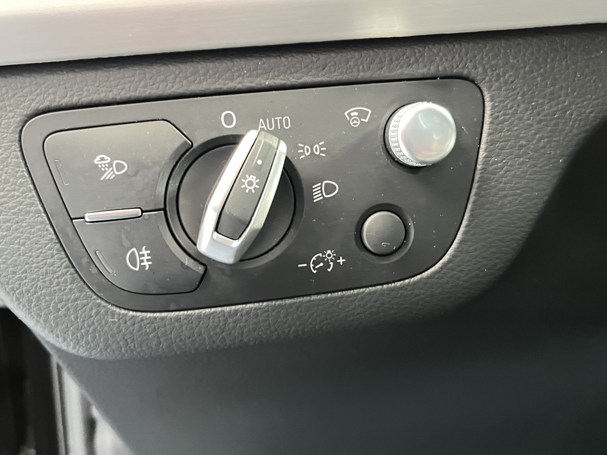 AUDI SQ5 3,0 TDI V6 347 BVA8 QUATTRO TOIT PANORAMIQUE OUVRANT  ATTELAGE ELECTRIQUE GPS  CAMERA 360  KEYLESS APPLE CARPLAY SUSPENSION PNEUMATIQUE REGULATEUR LIMITEUR  PHARES MATRIX  LED PARK PILOT  DRIVE SELECT JANTE 21 EXCELLENT ETAT