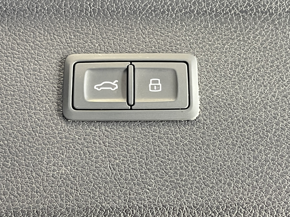 AUDI SQ5 3,0 TDI V6 347 BVA8 QUATTRO TOIT PANORAMIQUE OUVRANT  ATTELAGE ELECTRIQUE GPS  CAMERA 360  KEYLESS APPLE CARPLAY SUSPENSION PNEUMATIQUE REGULATEUR LIMITEUR  PHARES MATRIX  LED PARK PILOT  DRIVE SELECT JANTE 21 EXCELLENT ETAT