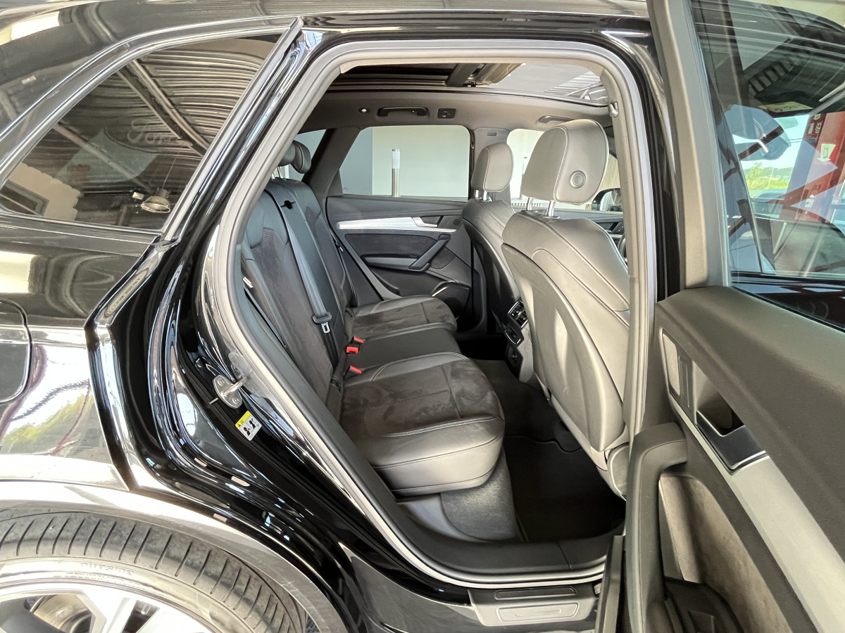 AUDI SQ5 3,0 TDI V6 347 BVA8 QUATTRO TOIT PANORAMIQUE OUVRANT  ATTELAGE ELECTRIQUE GPS  CAMERA 360  KEYLESS APPLE CARPLAY SUSPENSION PNEUMATIQUE REGULATEUR LIMITEUR  PHARES MATRIX  LED PARK PILOT  DRIVE SELECT JANTE 21 EXCELLENT ETAT