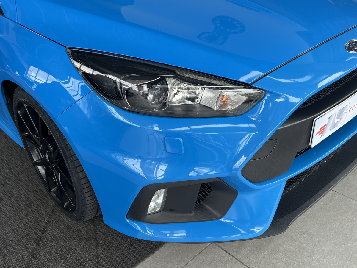 FORD FOCUS RS BLUE AND BLACK EDITION 2,3 350 AWD PACK PERFORMANCE  DIFFERENTIEL A GLISSEMENT GPS  CAMERA  HIFI SONY RECARO REGULATEUR LIMITEUR KEYLESS  FEUX BI-XENON JANTES FORGÉE  EXCELLENT ETAT