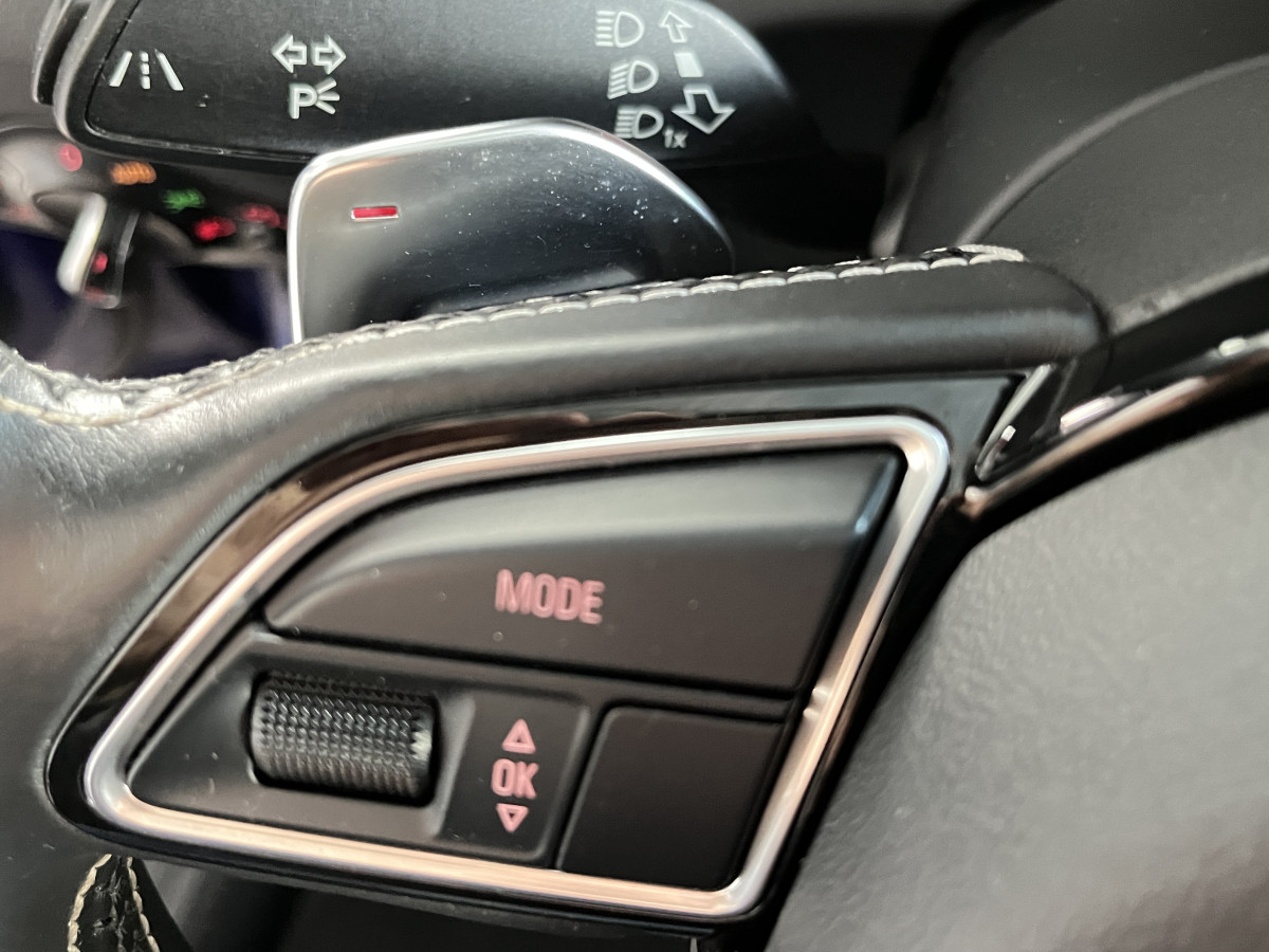 AUDI SQ5 3,0  TDI V6 313 BVA8 QUATTRO TOIT PANORAMIQUE OUVRANT ATTELAGE  GPS CAMERA HIFI B&O KEYLESS  BI-XENON  PARK PILOT PACK CARBON  REGULATEUR  DRIVE SELECT JANTE 21  EXCELLENT ETAT