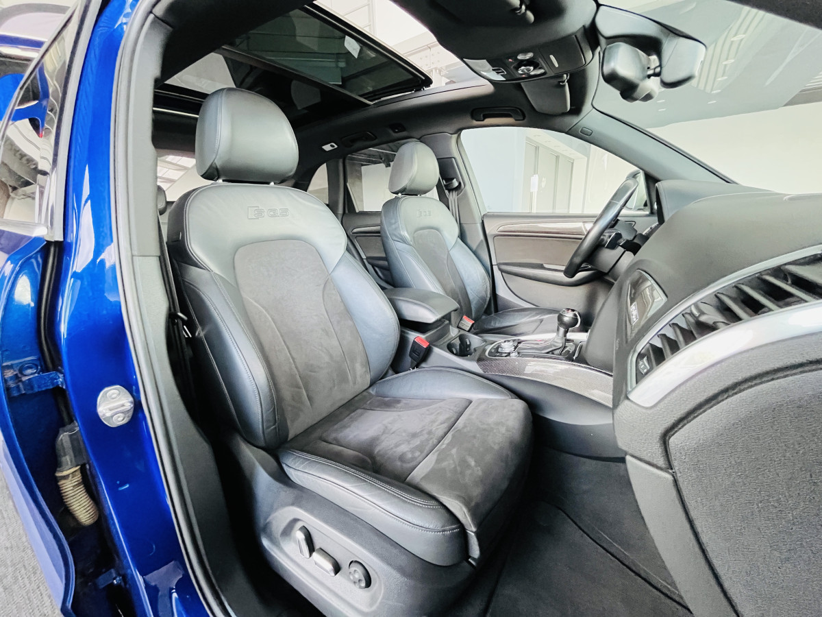 AUDI SQ5 3,0  TDI V6 313 BVA8 QUATTRO TOIT PANORAMIQUE OUVRANT ATTELAGE  GPS CAMERA HIFI B&O KEYLESS  BI-XENON  PARK PILOT PACK CARBON  REGULATEUR  DRIVE SELECT JANTE 21  EXCELLENT ETAT