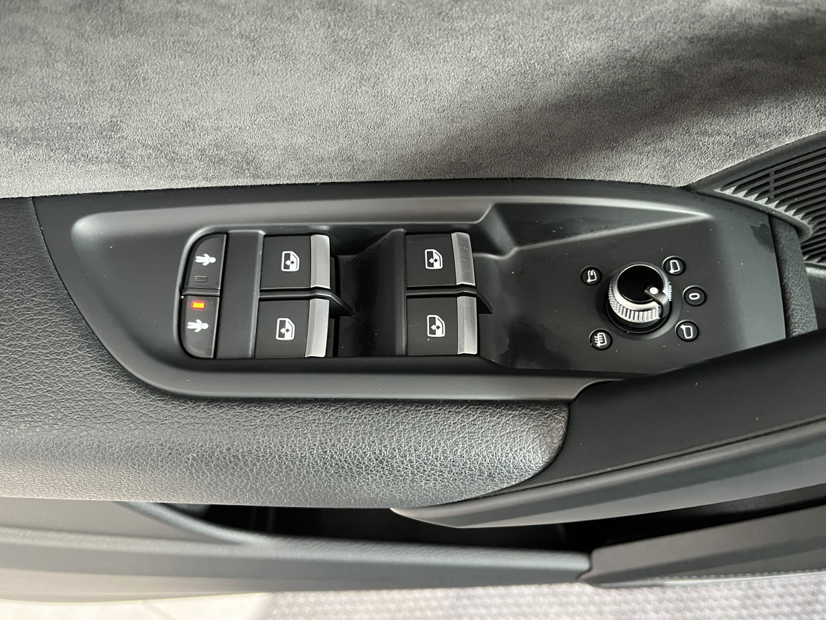 AUDI SQ5 3,0 TDI V6 347 BVA8 QUATTRO TOIT PANORAMIQUE OUVRANT  ATTELAGE ELECTRIQUE GPS  CAMERA 360 ACC DCC HIFI B&O KEYLESS REGULATEUR LIMITEUR  PHARES MATRIX  LED  PARK PILOT FULL CUIR  DRIVE SELECT JANTE 21 AFFICHAGE TETE HAUTE  EXCELLENT ETAT