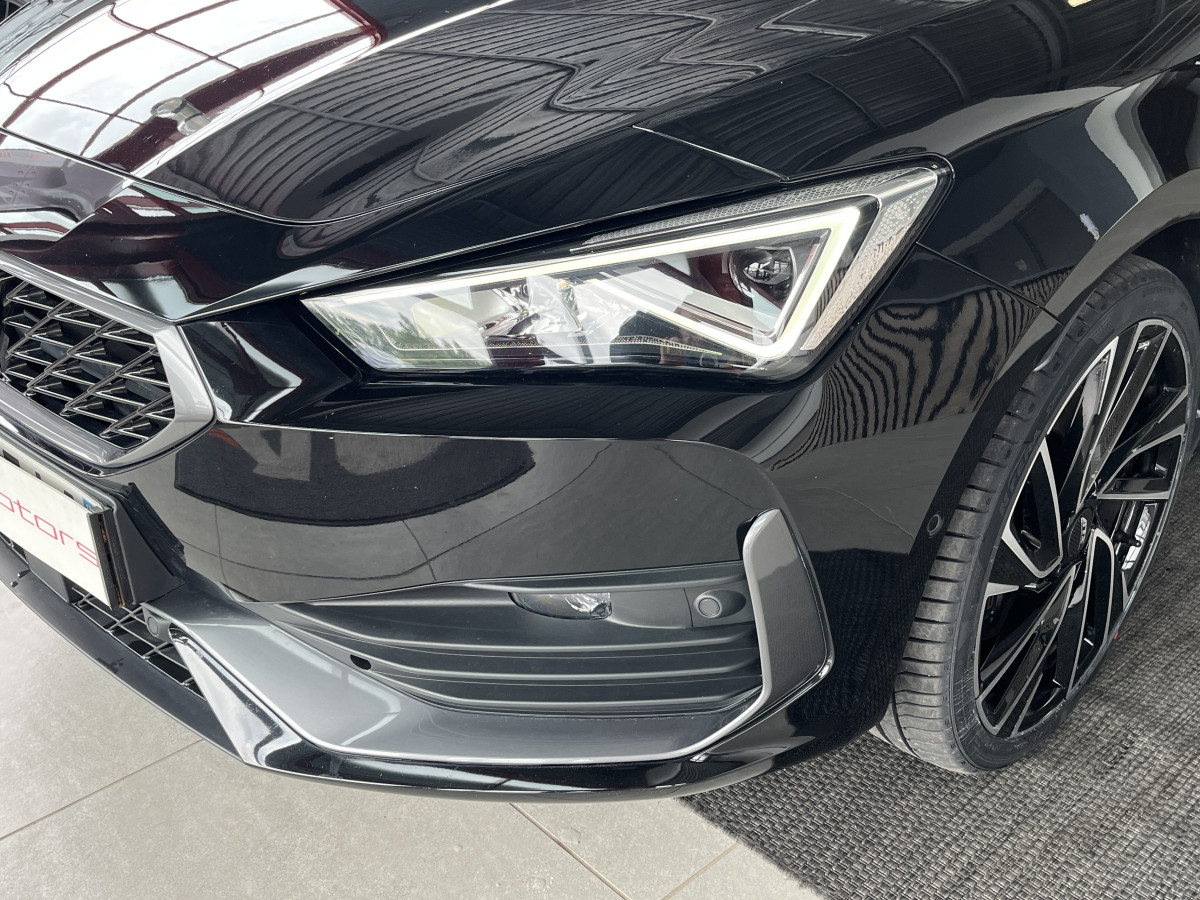 CUPRA LEON 1,4 E-HYBRID 245 DSG6 GPS CAMERA APPLE CARPLAY KEYLESS FULL LED VIRTUAL COCKPIT PARK PILOT DRIVE PROFILE REGULATEUR LIMITEUR EXCELLENT ETAT