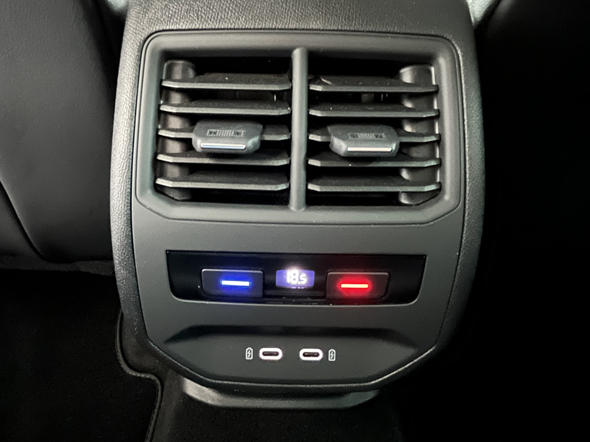 CUPRA LEON 1,4 E-HYBRID 245 DSG6 GPS CAMERA APPLE CARPLAY KEYLESS FULL LED VIRTUAL COCKPIT PARK PILOT DRIVE PROFILE REGULATEUR LIMITEUR EXCELLENT ETAT