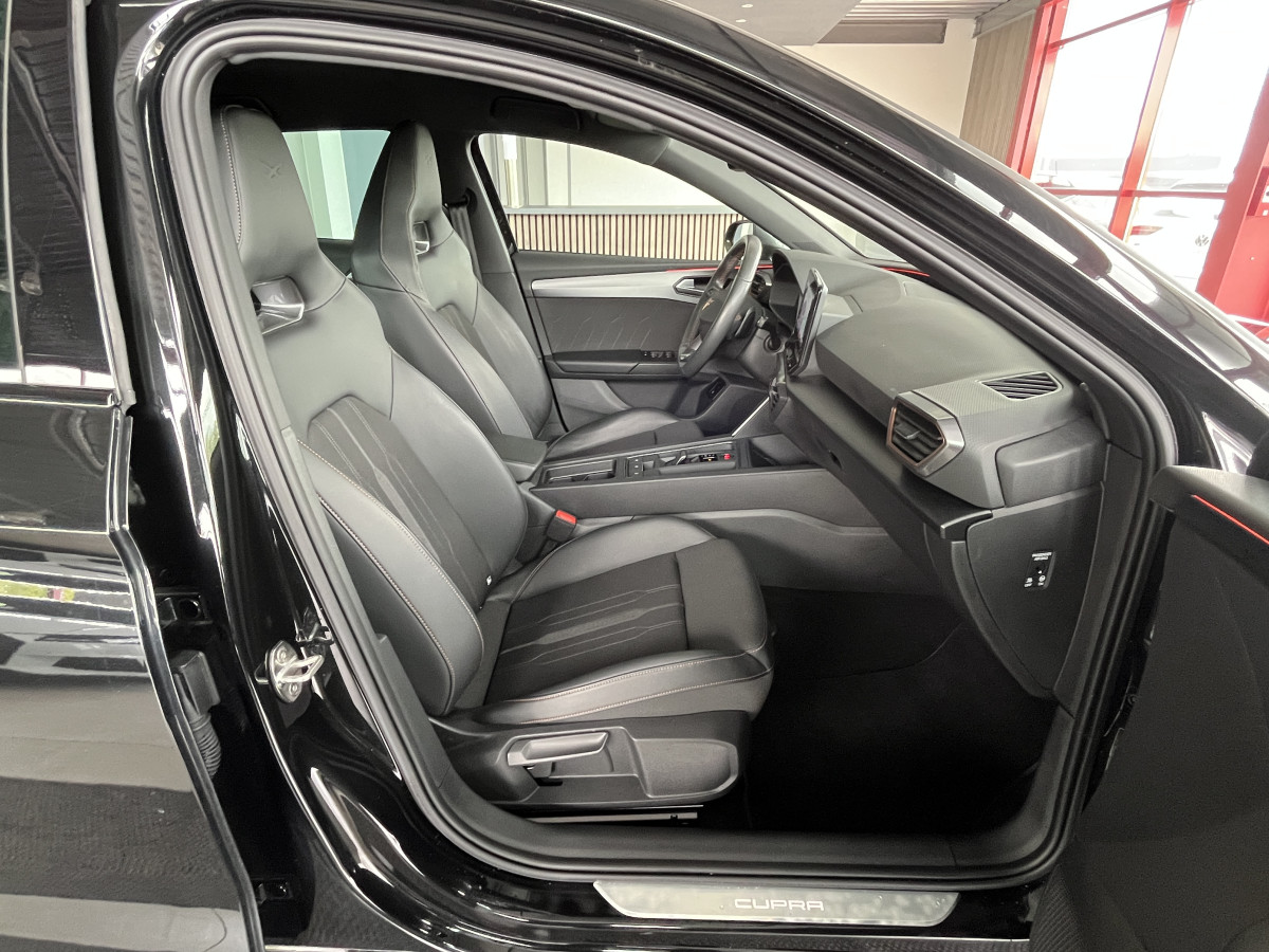 CUPRA LEON 1,4 E-HYBRID 245 DSG6 GPS CAMERA APPLE CARPLAY KEYLESS FULL LED VIRTUAL COCKPIT PARK PILOT DRIVE PROFILE REGULATEUR LIMITEUR EXCELLENT ETAT
