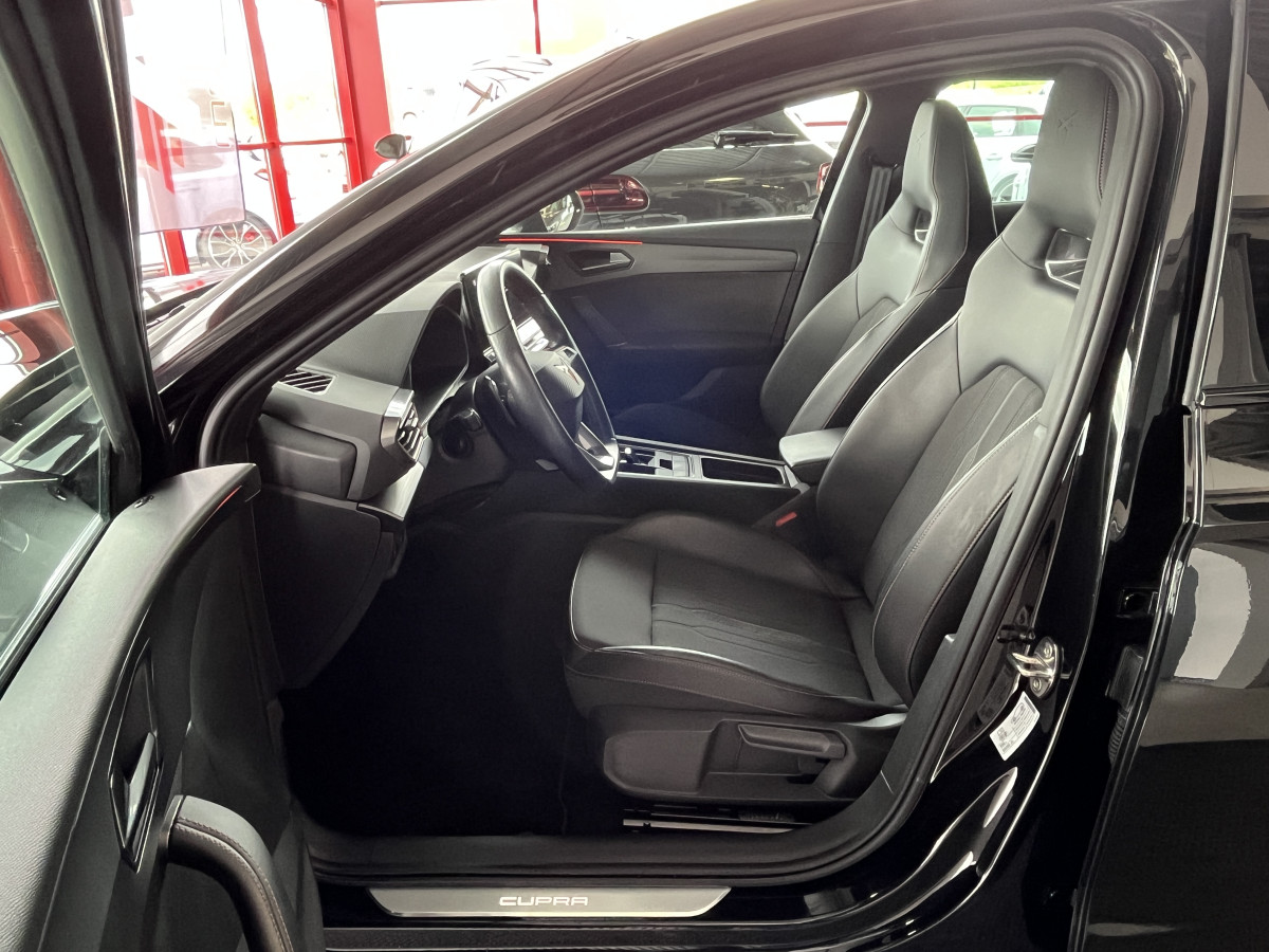 CUPRA LEON 1,4 E-HYBRID 245 DSG6 GPS CAMERA APPLE CARPLAY KEYLESS FULL LED VIRTUAL COCKPIT PARK PILOT DRIVE PROFILE REGULATEUR LIMITEUR EXCELLENT ETAT