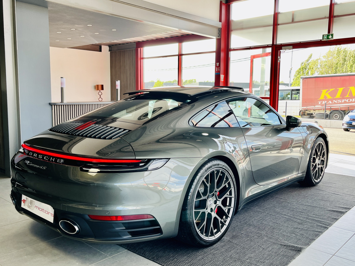 PORSCHE 911 ( 992 ) COUPE  CARRERA 4 S 3,0 450 BI-TURBO PDK TOIT OUVRANT GPS CAMERA 360 APPLE CARPLAY  PHARES MATRIX REGULATEUR ADAPTATIF HIFI BOSE ECHAPPEMENT SPORT JANTES RS SPYDER